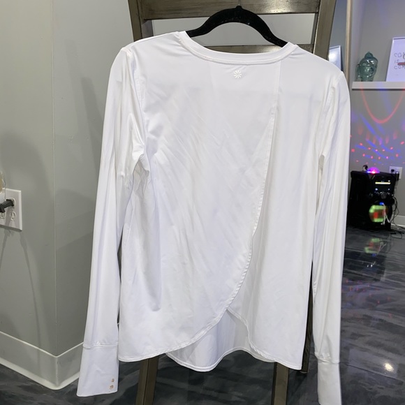 Athleta Tops - WHITE ATHLETA LONG SLEVE